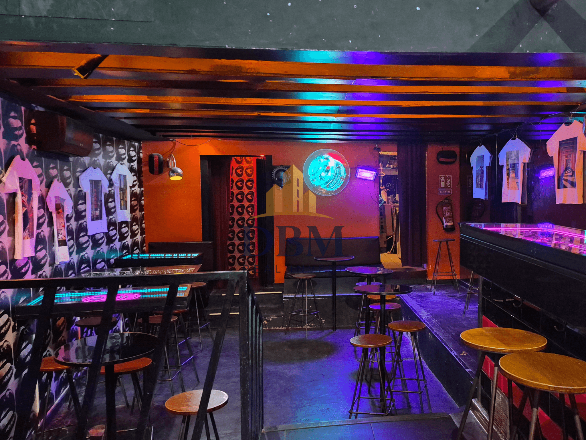 Bar de copas en traspaso en El Raval
