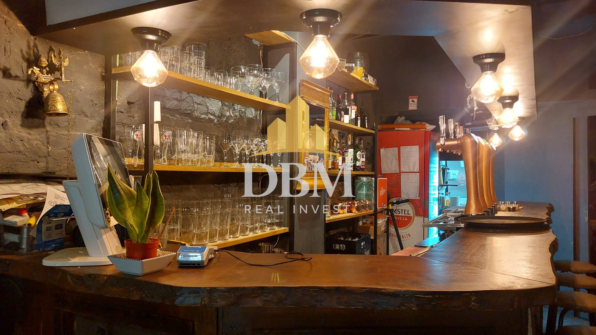 Restaurante con terraza en Sant Pere - Santa Caterina i la Ribera