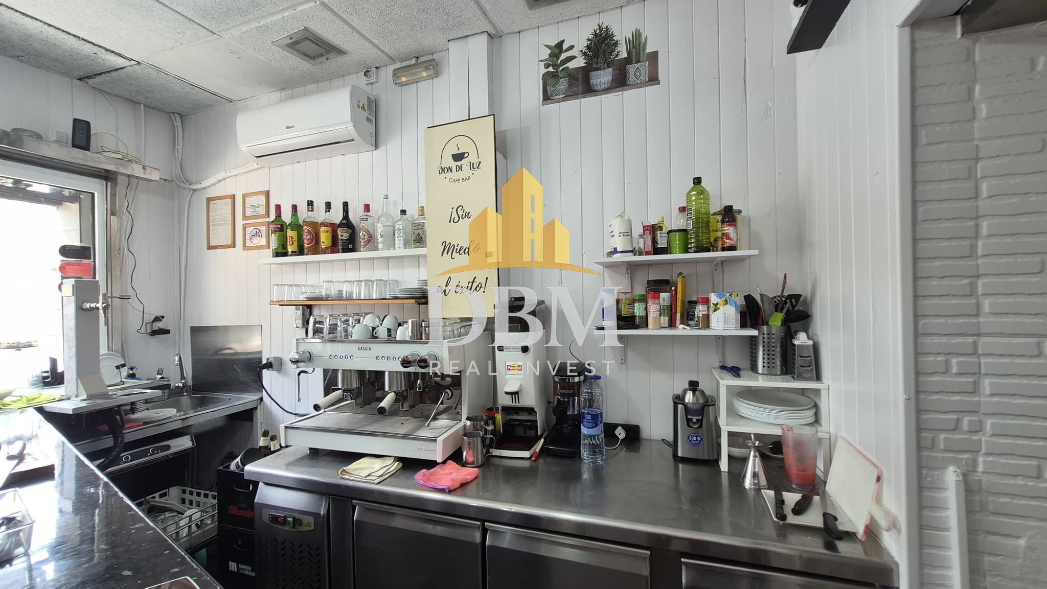 Traspaso Bar C1 con terraza en Camp de L' Arpa, Barcelona